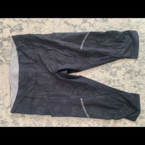 Lululemon floral crop